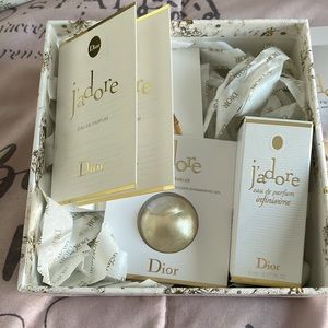 J’adore Dior box and samplers